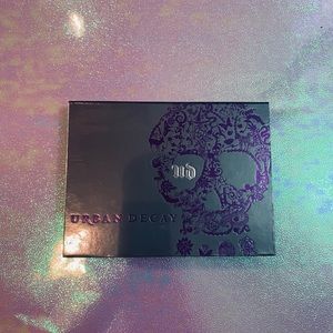 Urband decay eye shadow pallet